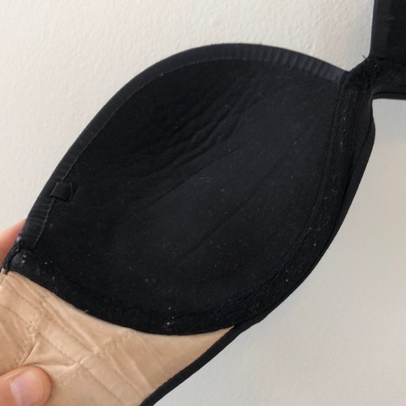 Black strapless Victoria secret bra - Picture 4 of 4